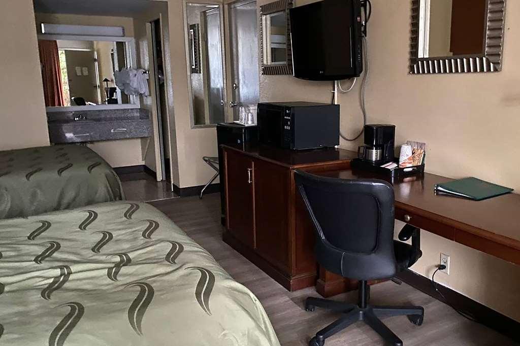 Ramada By Wyndham Rome - Verona Szoba fotó