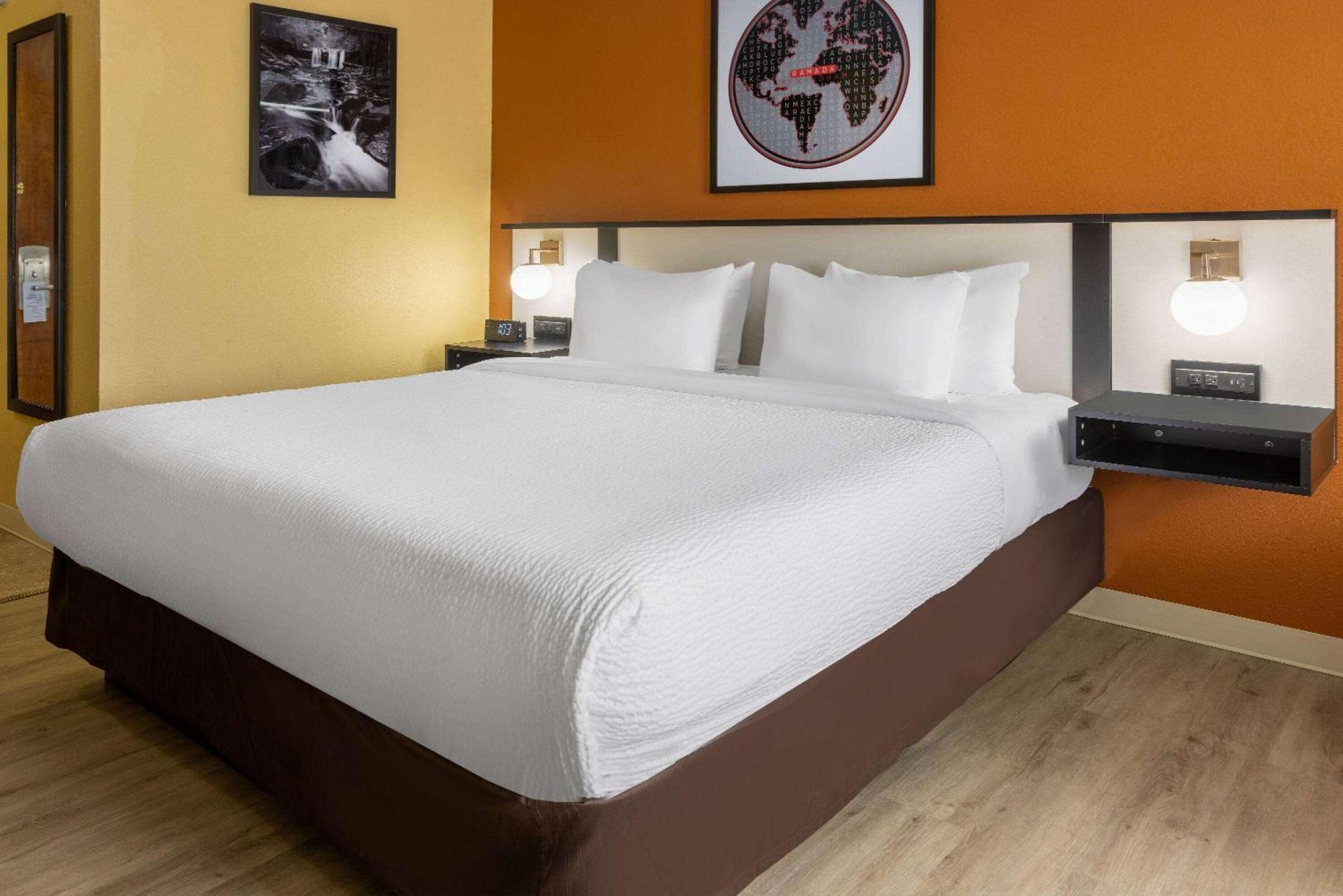 Ramada By Wyndham Rome - Verona Kültér fotó