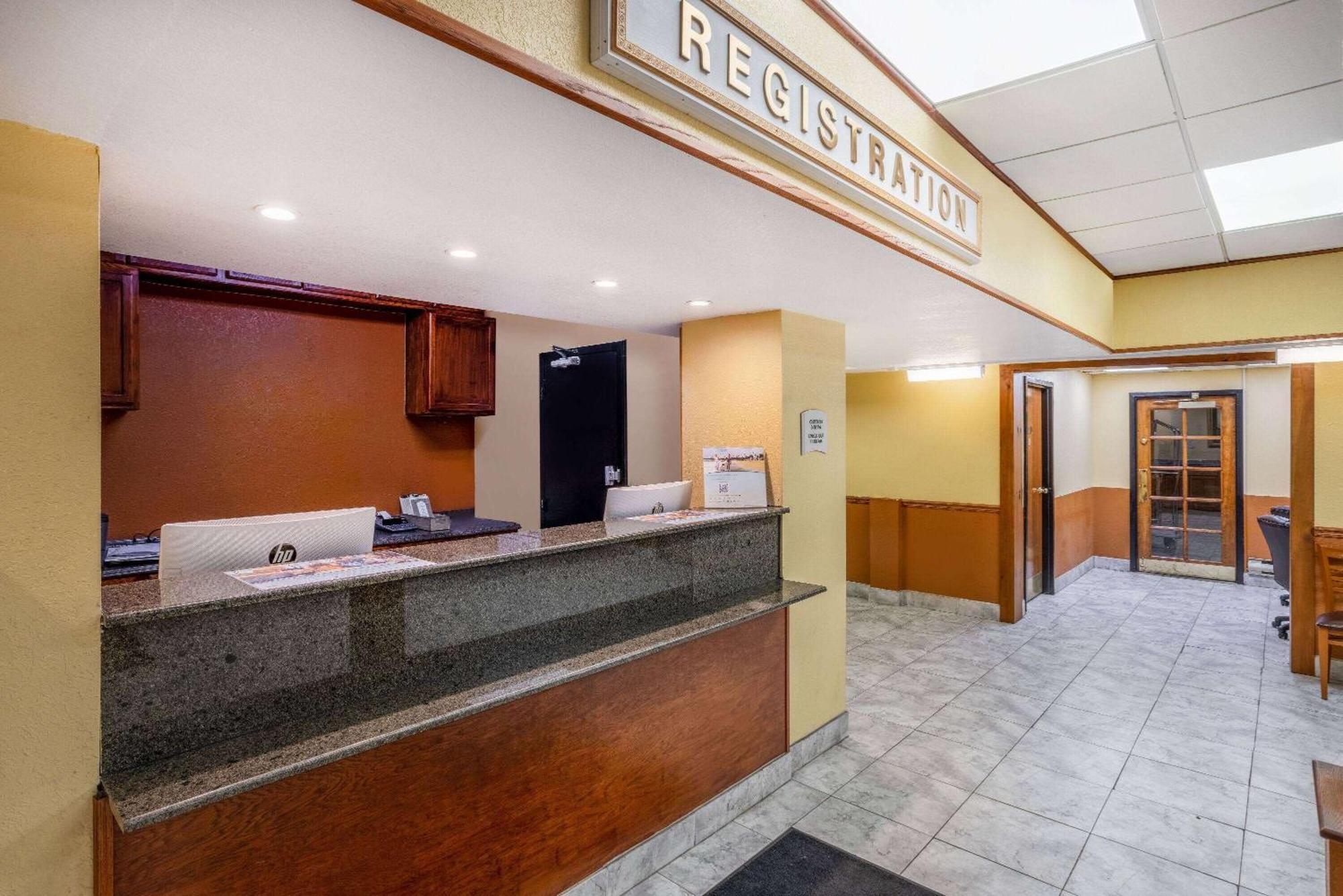 Ramada By Wyndham Rome - Verona Kültér fotó